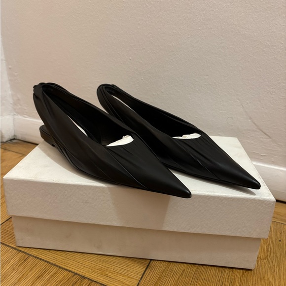 NEW Balenciaga Black Leather Flats - Picture 6 of 6